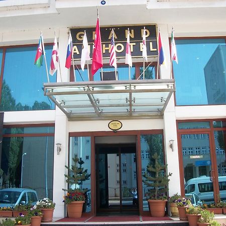 קארס Grand Ani Hotel מראה חיצוני תמונה