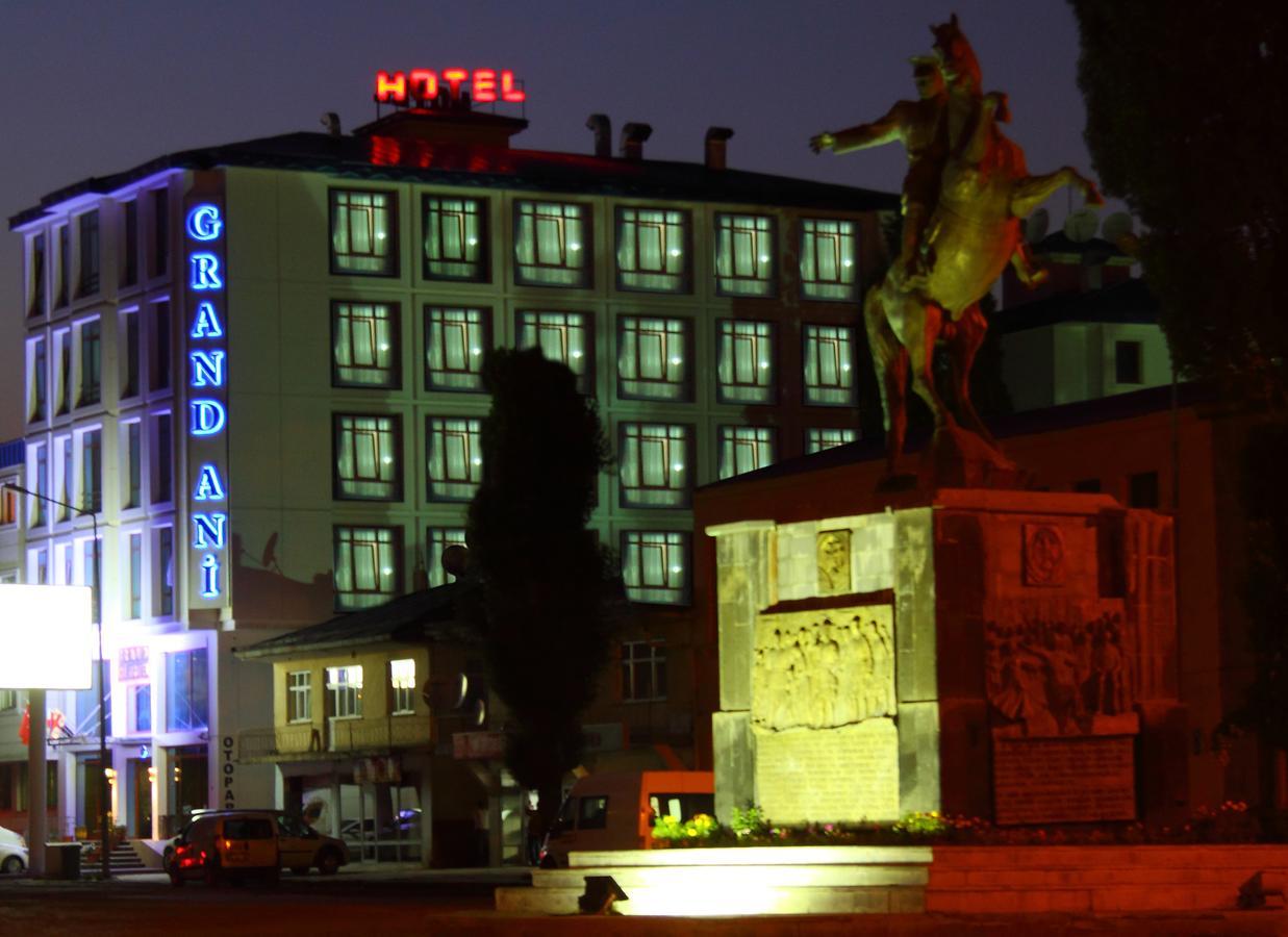 קארס Grand Ani Hotel מראה חיצוני תמונה